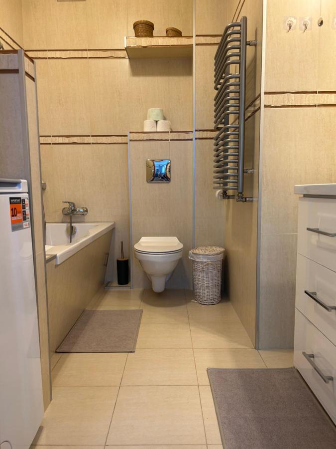 Ferienwohnung Quiet Enclave Near The Airport Breslau Exterior foto